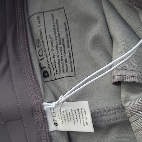 NWT! Figs w Kade cargo scrub pants. Size petite medium - Picture 5 of 6